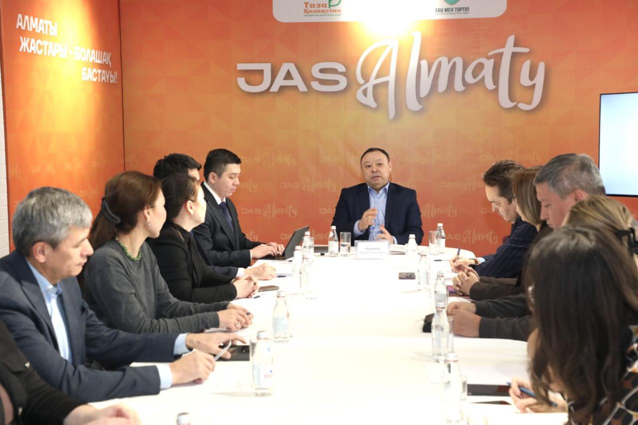 Алматыда жас ғалымдар қаланың дамуындағы ғылымның рөлін талқылады