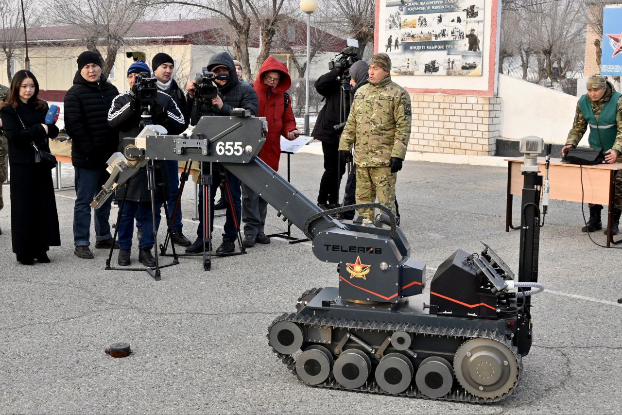 Роботтар, дрондар және төрттабанды саперлар: Қонаев гарнизонында БАҚ өкілдеріне арналған пресс-тур өтті