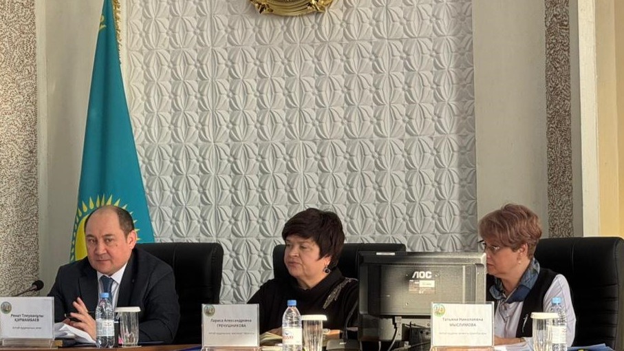 Аким района Алтай Ренат Курмамбаев провёл очередное заседание акимата, в ходе которого были рассмотрены ключевые вопросы социально-экономического развития района и обеспечения общественной безопасности