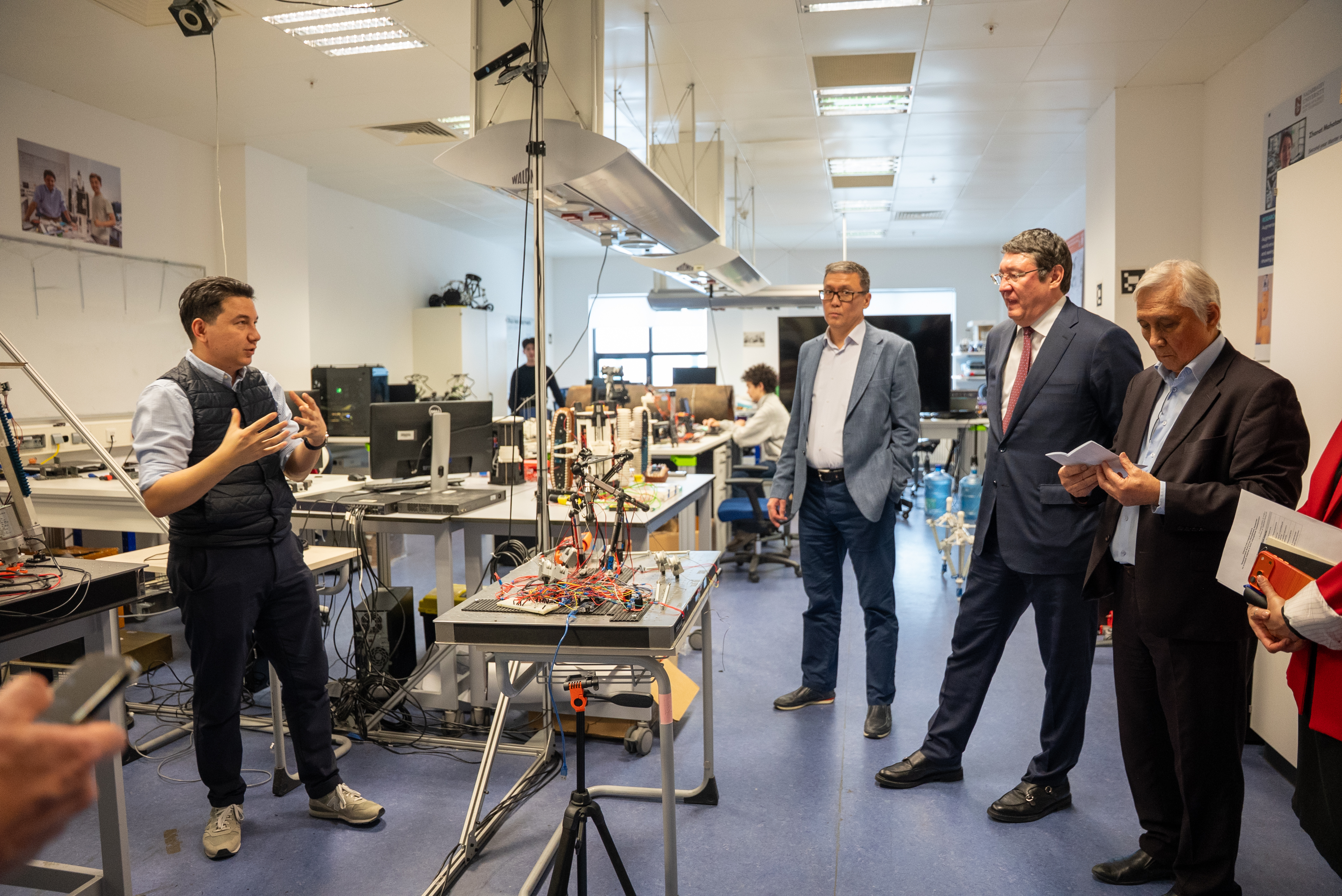 Қазақстан Республикасы Атом энергиясы жөніндегі агенттік төрағасының Назарбаев Университеті басшылығымен жұмыс кездесуі