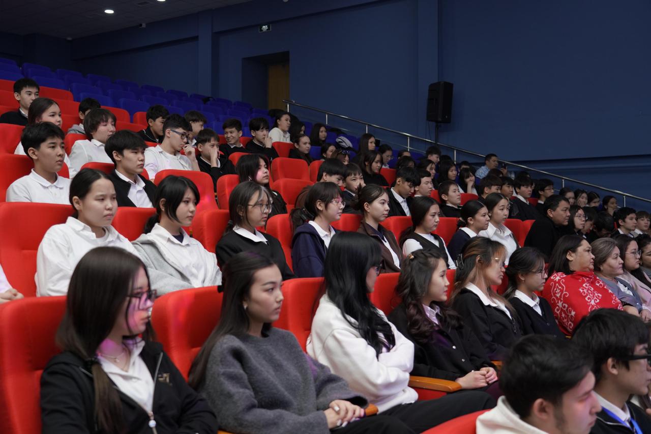 «Закон и порядок»: в Астане для студентов и школьников прошла компьютерная игра «Qarzhy Saqshysy»