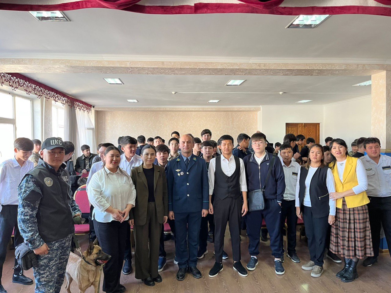 ВСТРЕЧА С МОЛОДЕЖЬЮ В РАМКАХ ПРИНЦИПА "ЗАКОН И ПОРЯДОК"