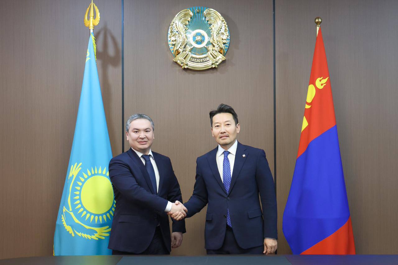 Министр промышленности и строительства провёл встречу с Заместителем Премьер-министра Монголии