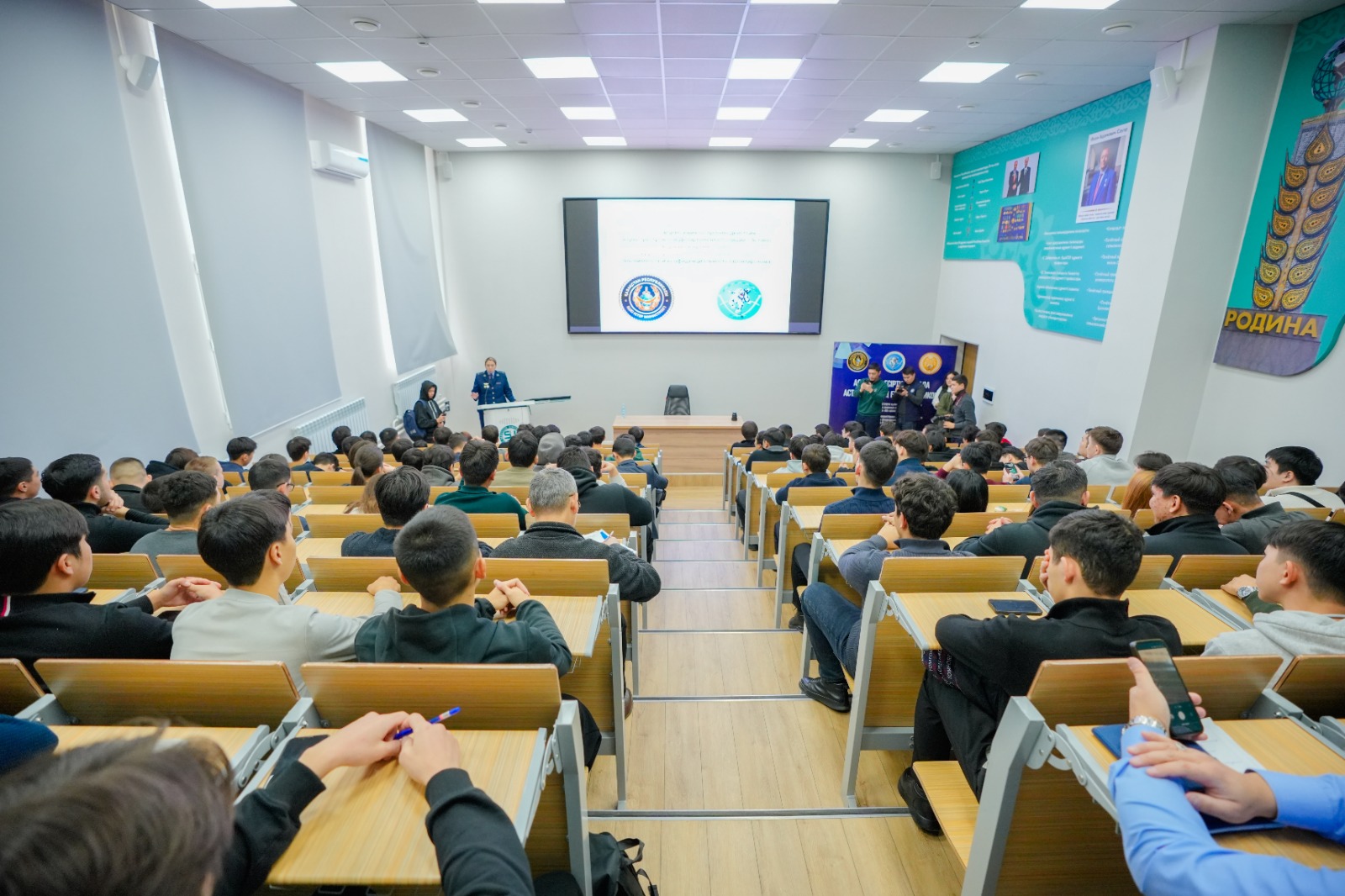 «Мир без наркотиков»: в столице прошла выставка по профилактике наркопреступлений среди студентов