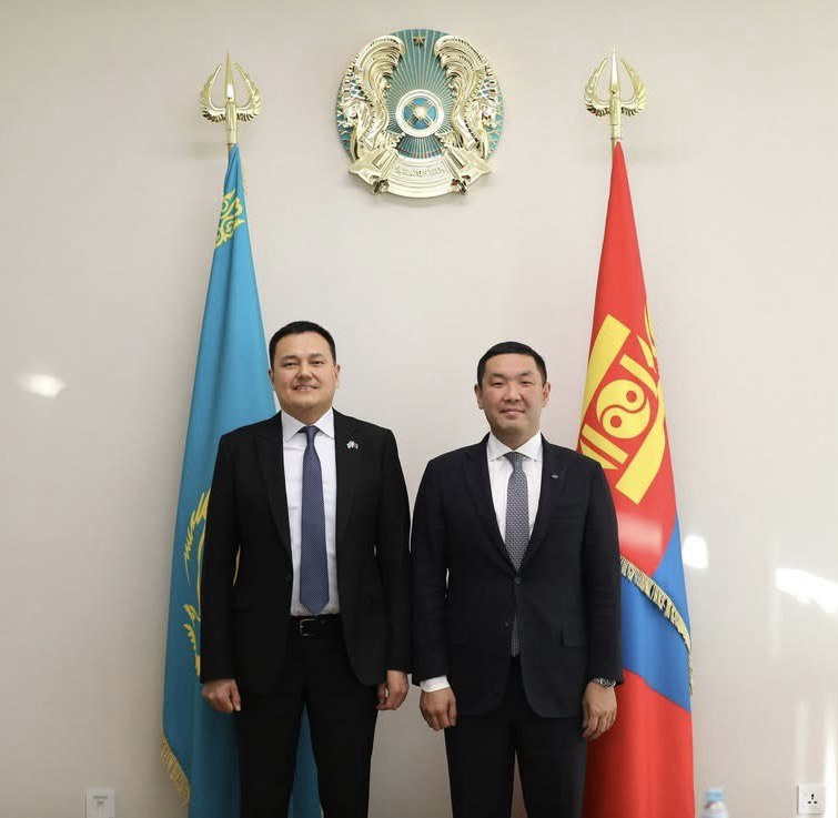 Қазақстанның Елшісі Алмас Сейтақынов Моңғолияның мәдениет, спорт, туризм және жастар ісі жөніндегі Вице-министрі Дашням Ганзоригпен кездесті