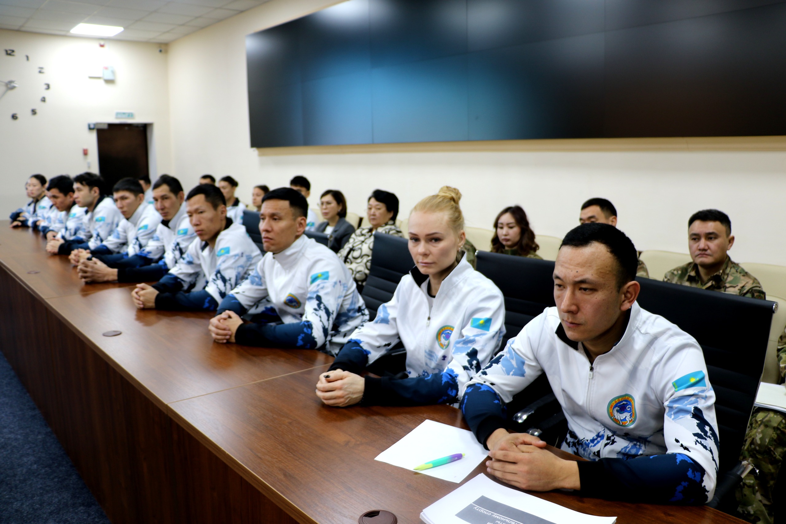 Начальник ДЧС Алматы поддержал сборную ПСС перед Зимним Чемпионатом РК