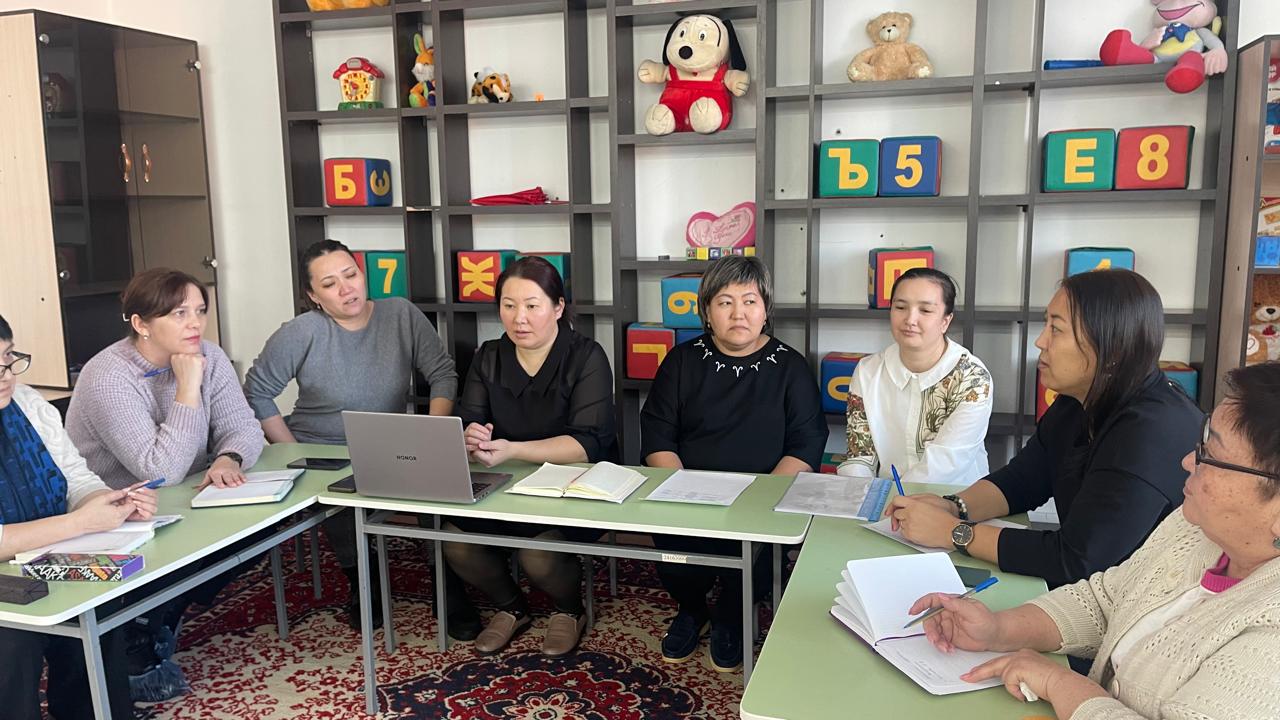 Мектепке дейінгі ұйымдардың мобильді тобының отырысы