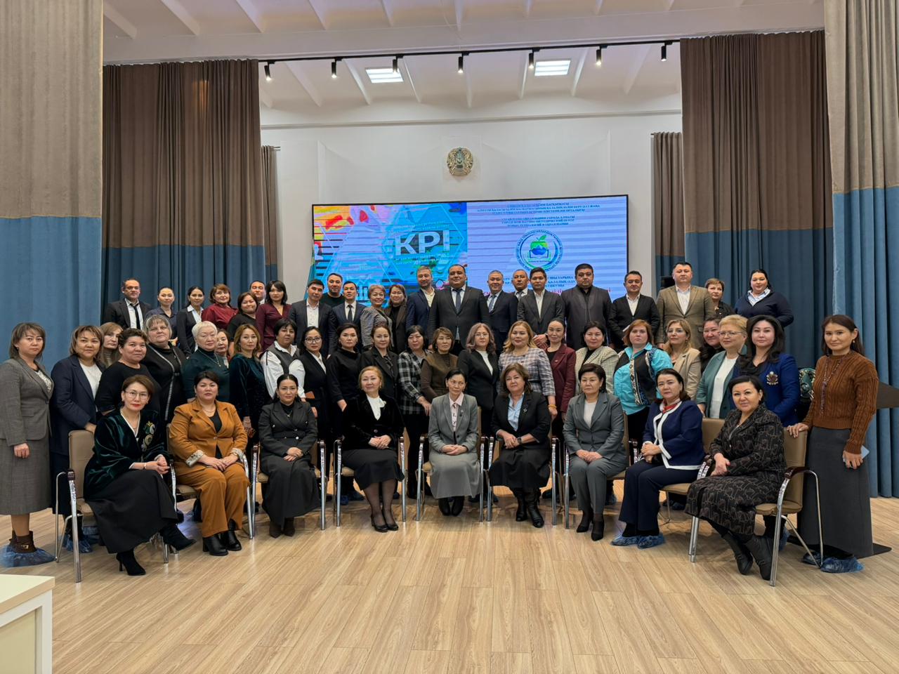 Директоров школ Алматы обучают управлению на основе KPI