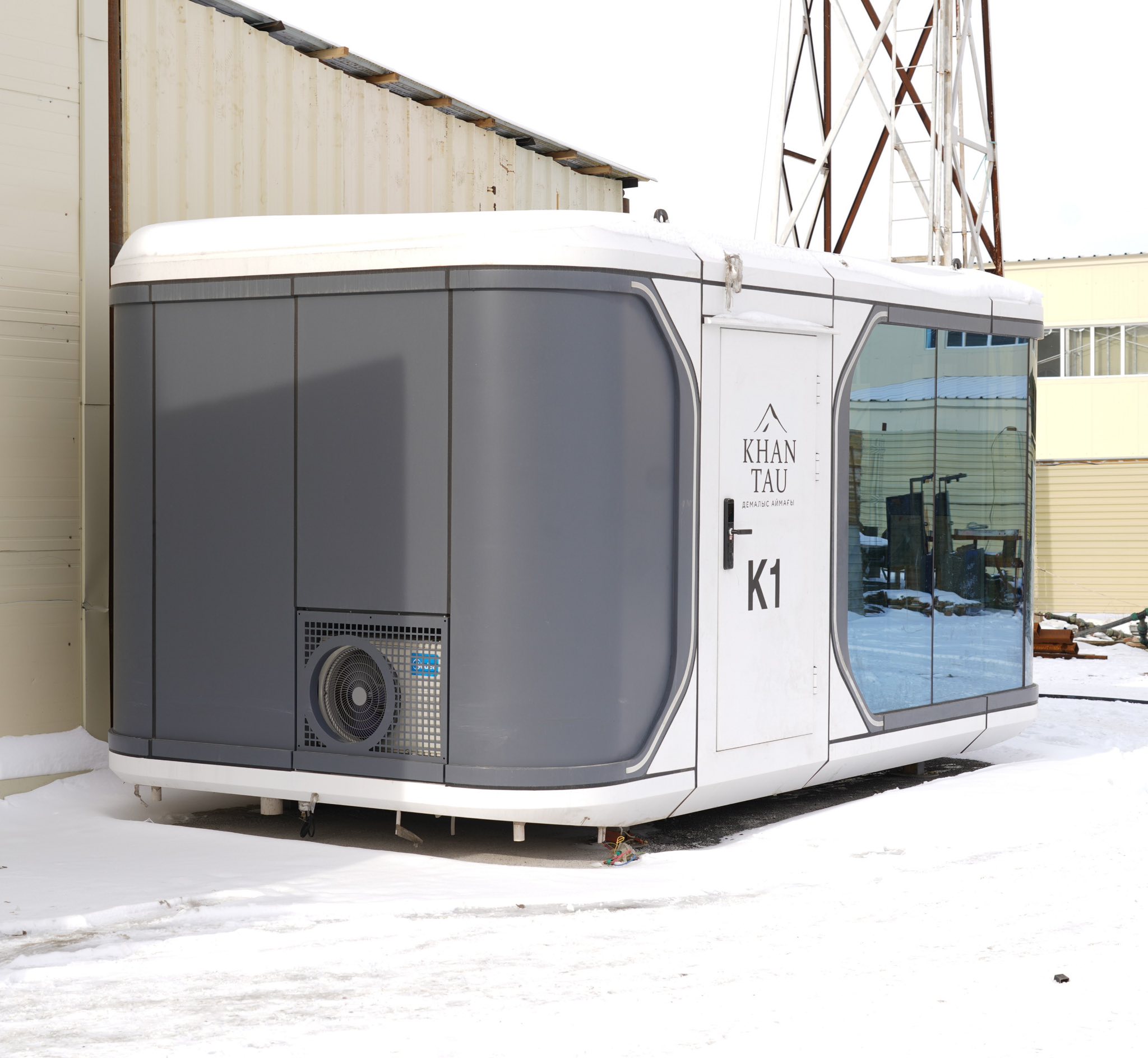 В малом индустриальном парке Туркестанской области налажено производство капсульных домов и сэндвич-панелей