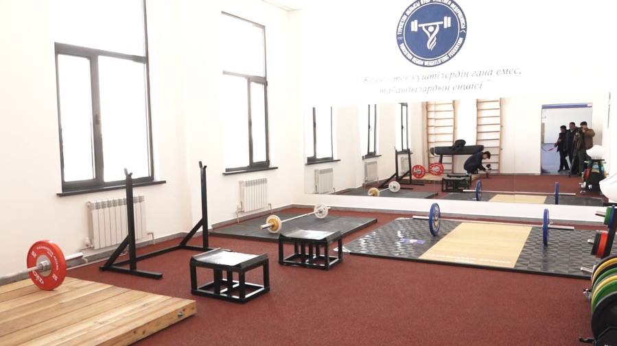 В КЕЛЕССКОМ РАЙОНЕ ОТКРЫЛСЯ ТРЕНАЖЕРНЫЙ ЗАЛ ПО ТЯЖЕЛОЙ АТЛЕТИКЕ
