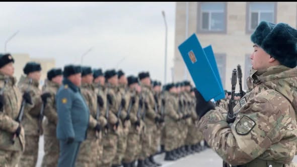 ТҮРКІСТАНДА САРБАЗДАР ОТАН АЛДЫНДА ӘСКЕРИ АНТ БЕРДІ