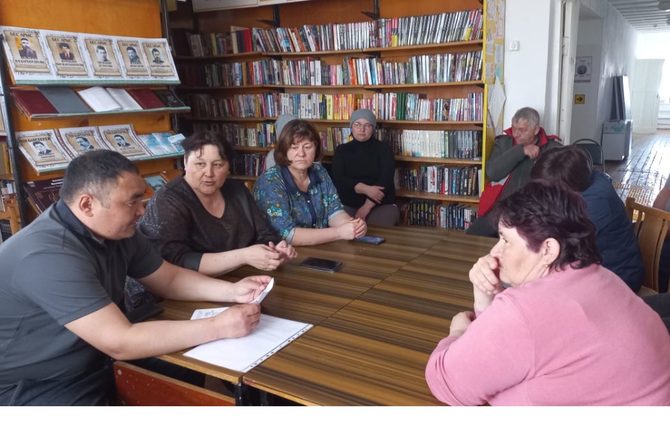 Глебовка ауылының әкімі Р.К.Тұрғанов ауыл тұрғындарымен «Құқық бұзушылықтың алдын алу туралы» Қазақстан Республикасының Заңы бойынша құқықтық түсіндіру жұмыстарын жүргізді