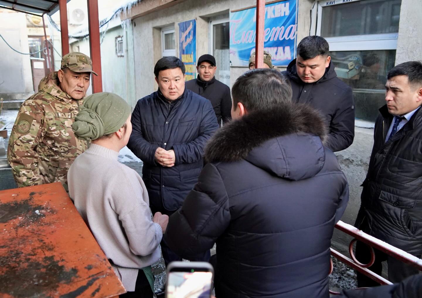 БАЗАРДАҒЫ КӘСІП ИЕЛЕРІНЕ ТӨТЕНШЕ ЖАҒДАЙДЫҢ АЛДЫН АЛУ БОЙЫНША ТҮСІНДІРМЕ ЖҰМЫСЫ ЖҮРГІЗІЛДІ