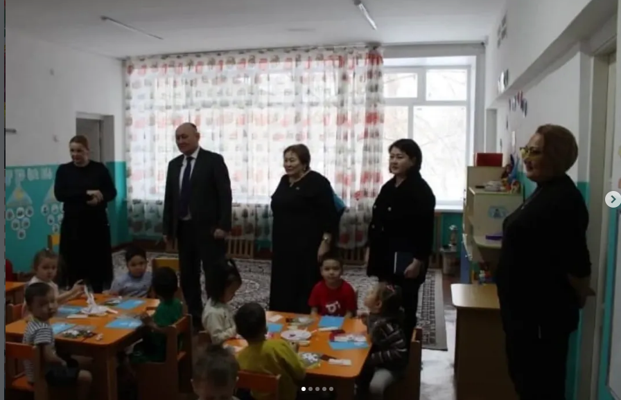 Сегодня совместно с акимом района Ибраевым Айдаром Маратовичем выехали в посёлок Жезкент, чтобы на месте посмотреть, как проходит отопительный сезон.