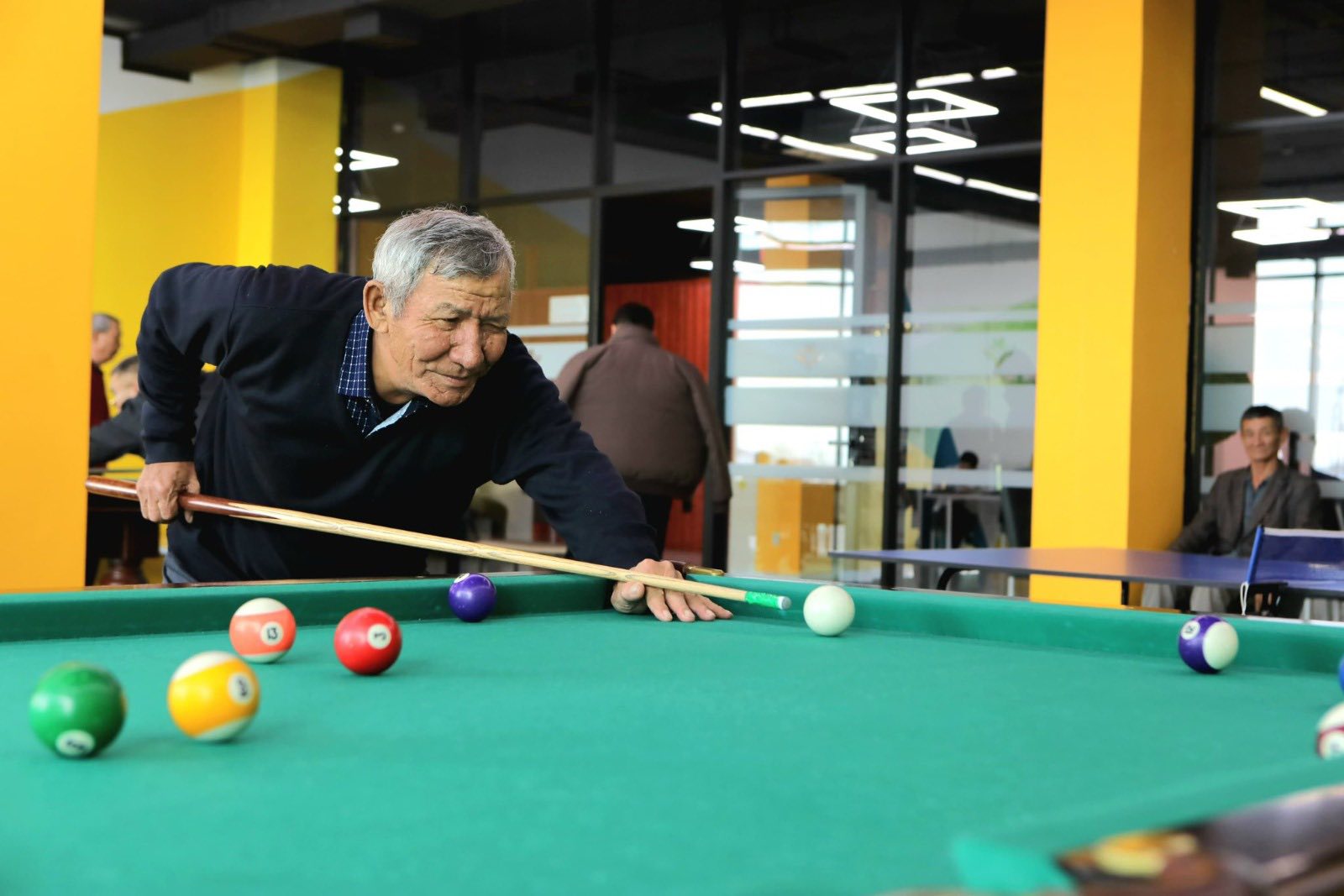 В ТУРКЕСТАНЕ ЦЕНТР АКТИВНОГО ДОЛГОЛЕТИЯ ОБСЛУЖИВАЕТ 5 000 ПЕНСИОНЕРОВ