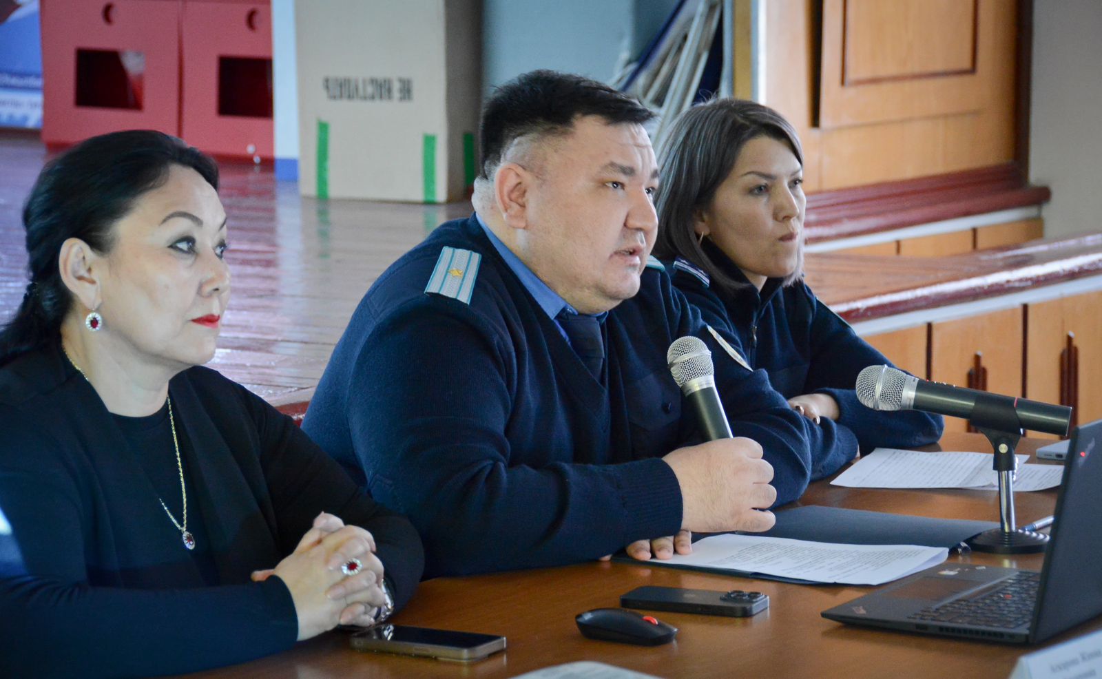 «Заң және тәртіп» акциясы аясында Алтай ауданы прокуратурасының бастамасымен збағалау фабрикасының қызметкерлерімен кездесу өтті.