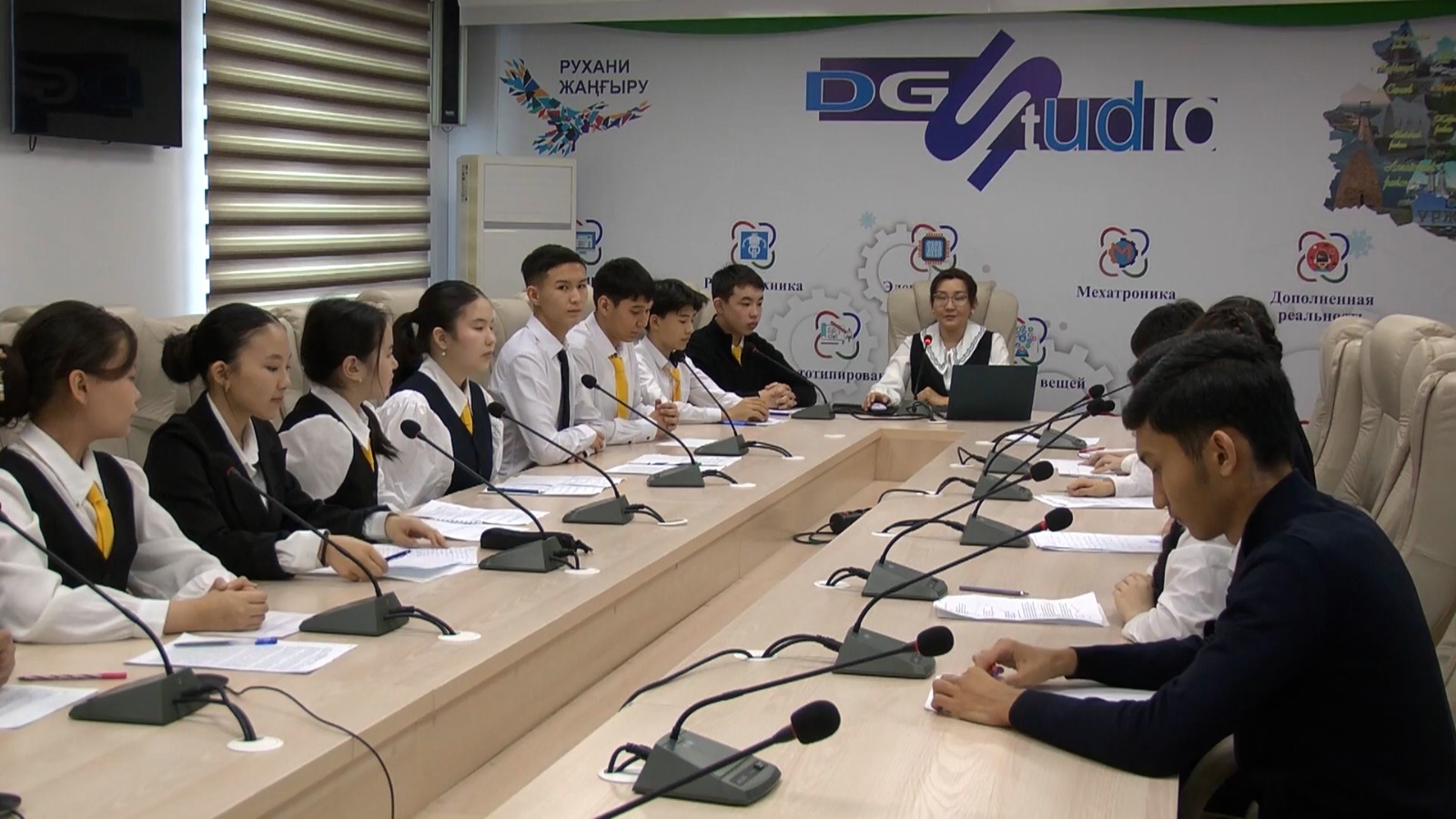 Цифровой мост к наследию: интерактивный урок посвятили Кайыму Мухамедханову