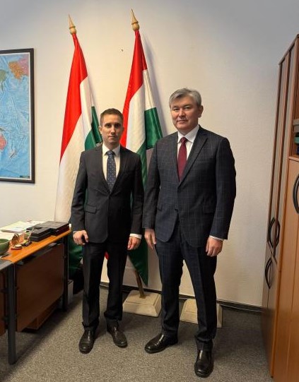 Мажарстан астанасында Қазақстанның конституциялық реформалары таныстырылды