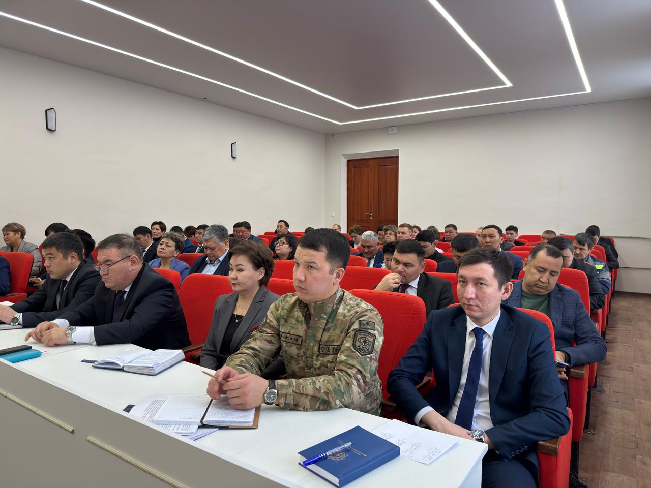 Состоялось очередное аппаратное совещание.