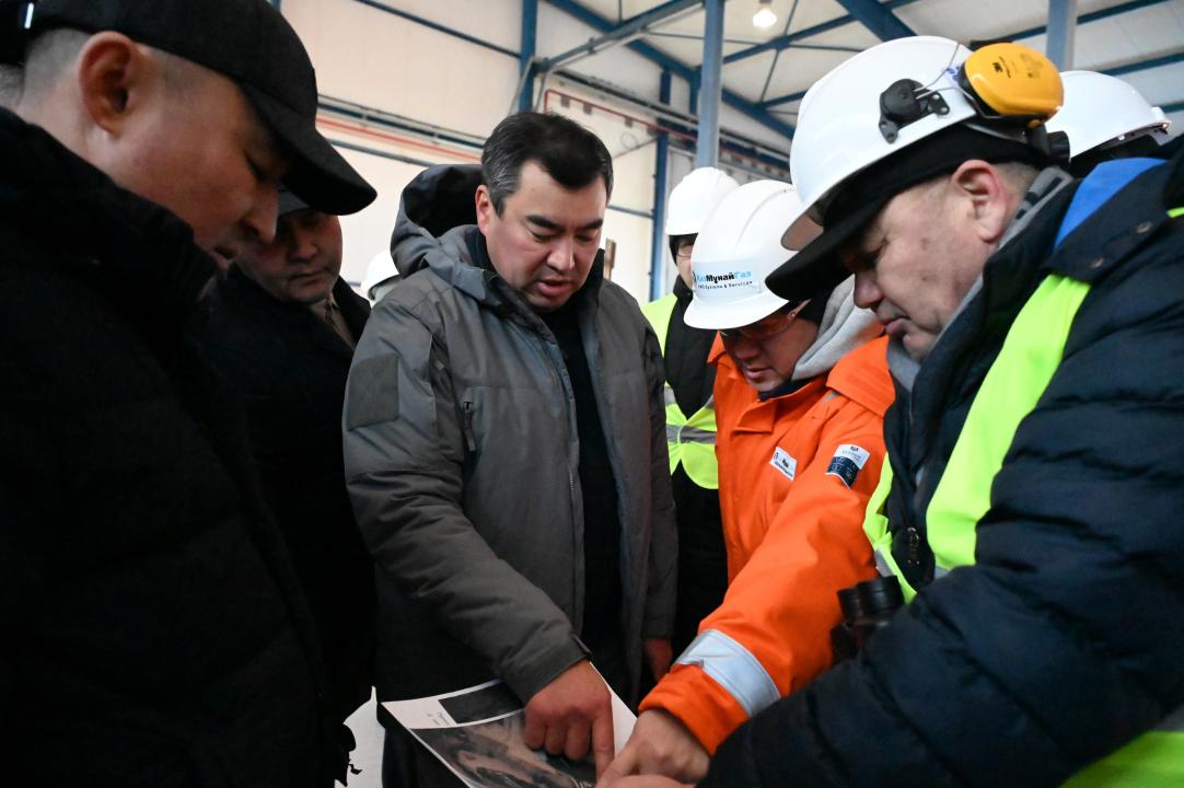 Глава МЧС посетил Северо-Каспийскую экологическую базу реагирования в Атырау