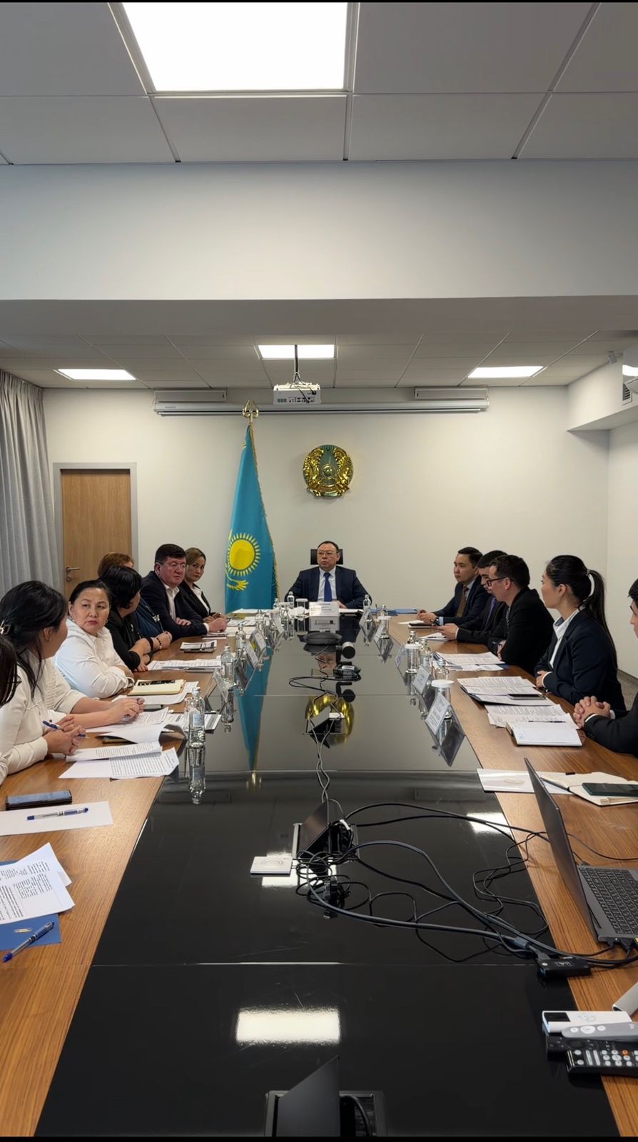 В Ауэзовском районе состоялась встреча с Абзалом Нукеновым