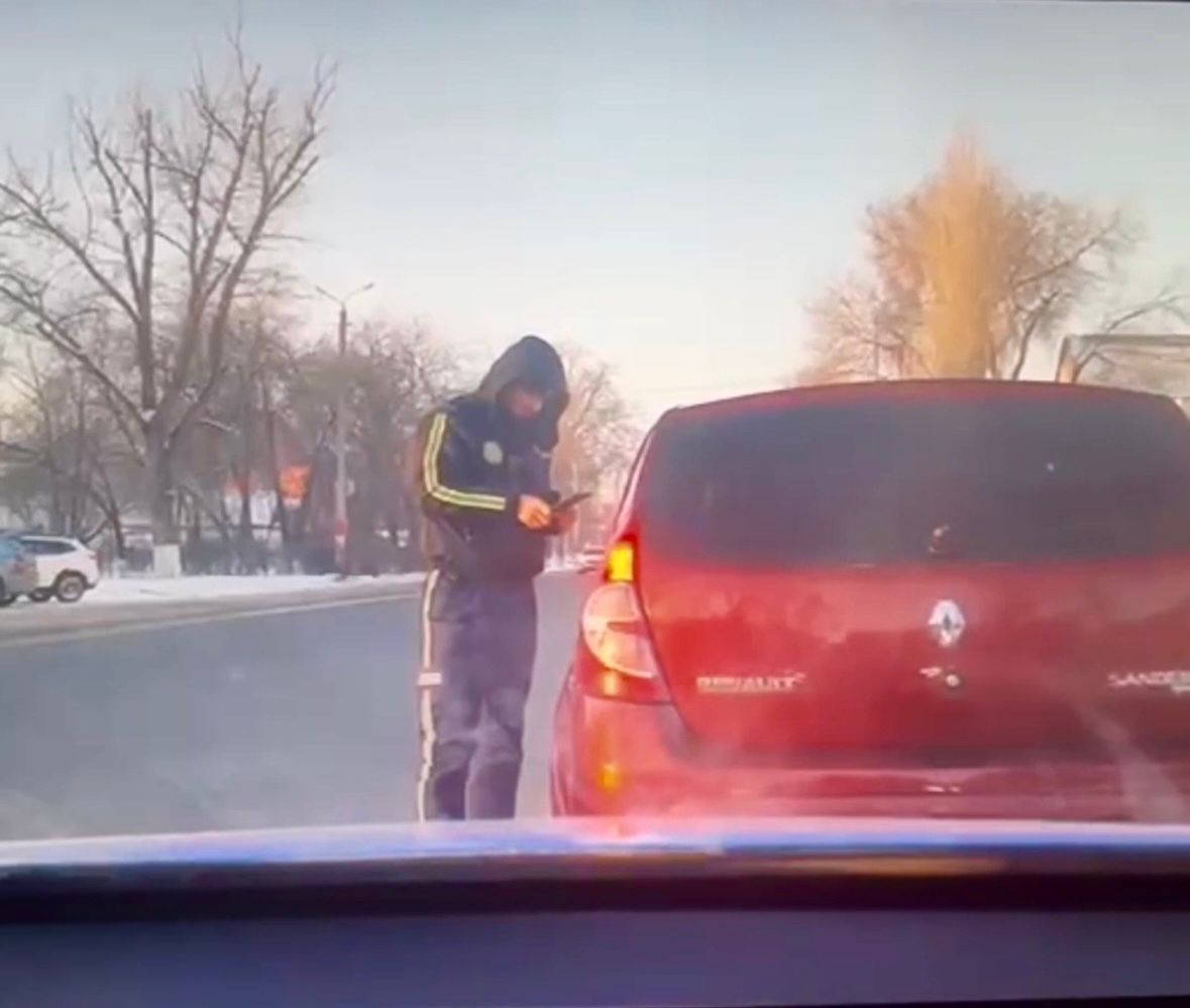 Бұрын сотты болған және көлік құралын басқару құқығынан өмір бойына айырылған ер адам қайтадан есірткілік мас күйде көлік тізгіндеген