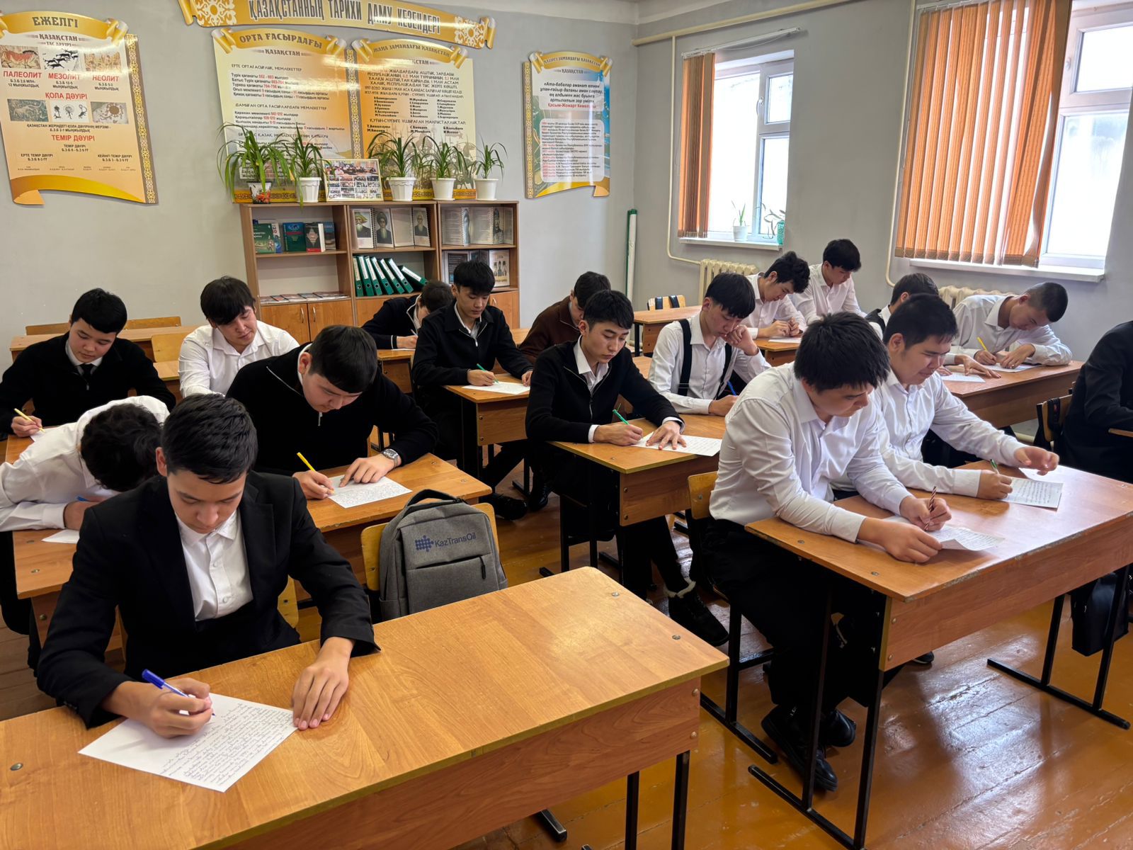 Состоялось мероприятие по написанию эссе на тему “Әкім болсам…”