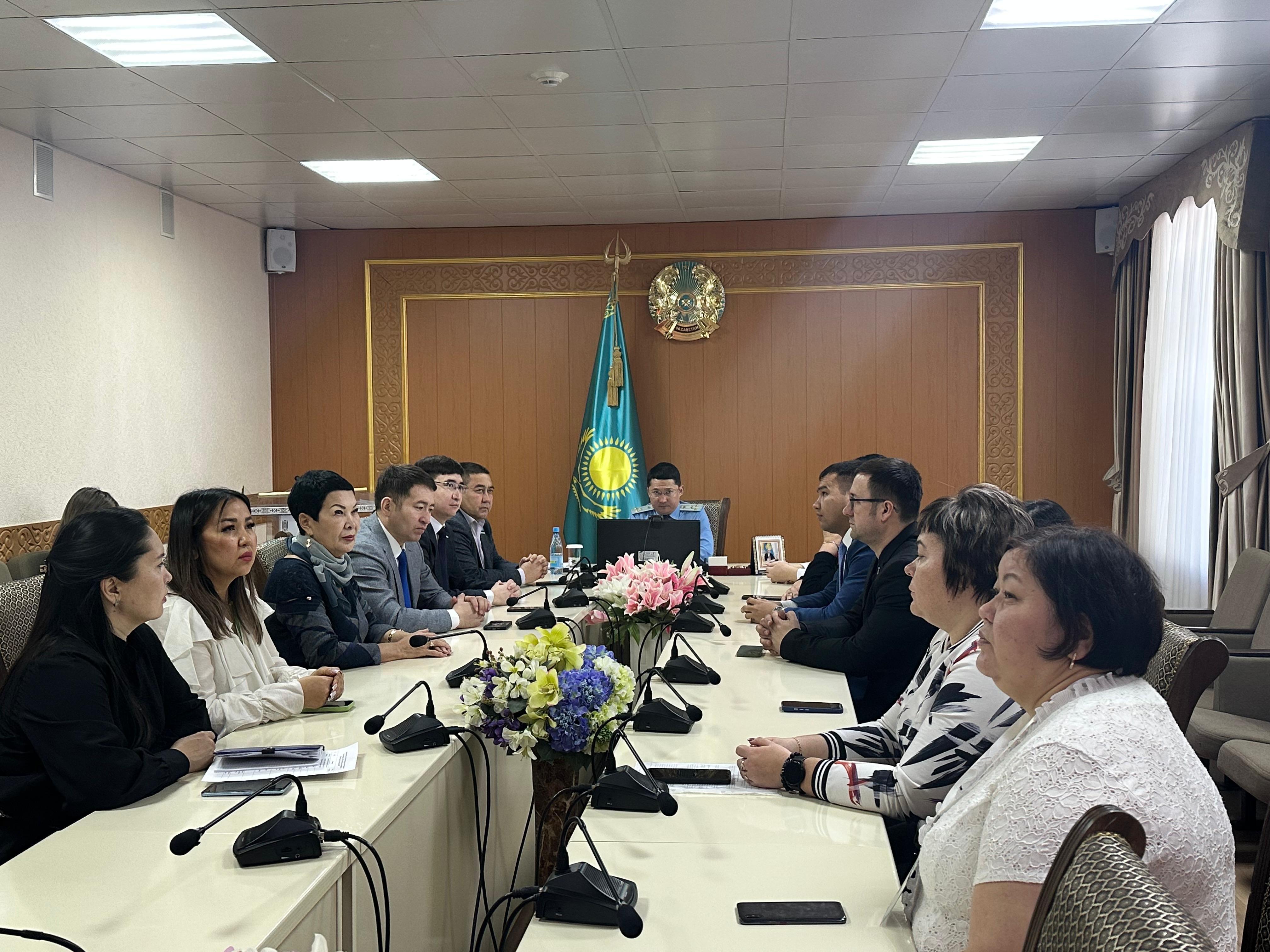 В городе Шахтинске в рамках идеологемы «Закон и порядок» проведена акция «Азбука правопорядка», направленная на повышение правовой грамотности населения