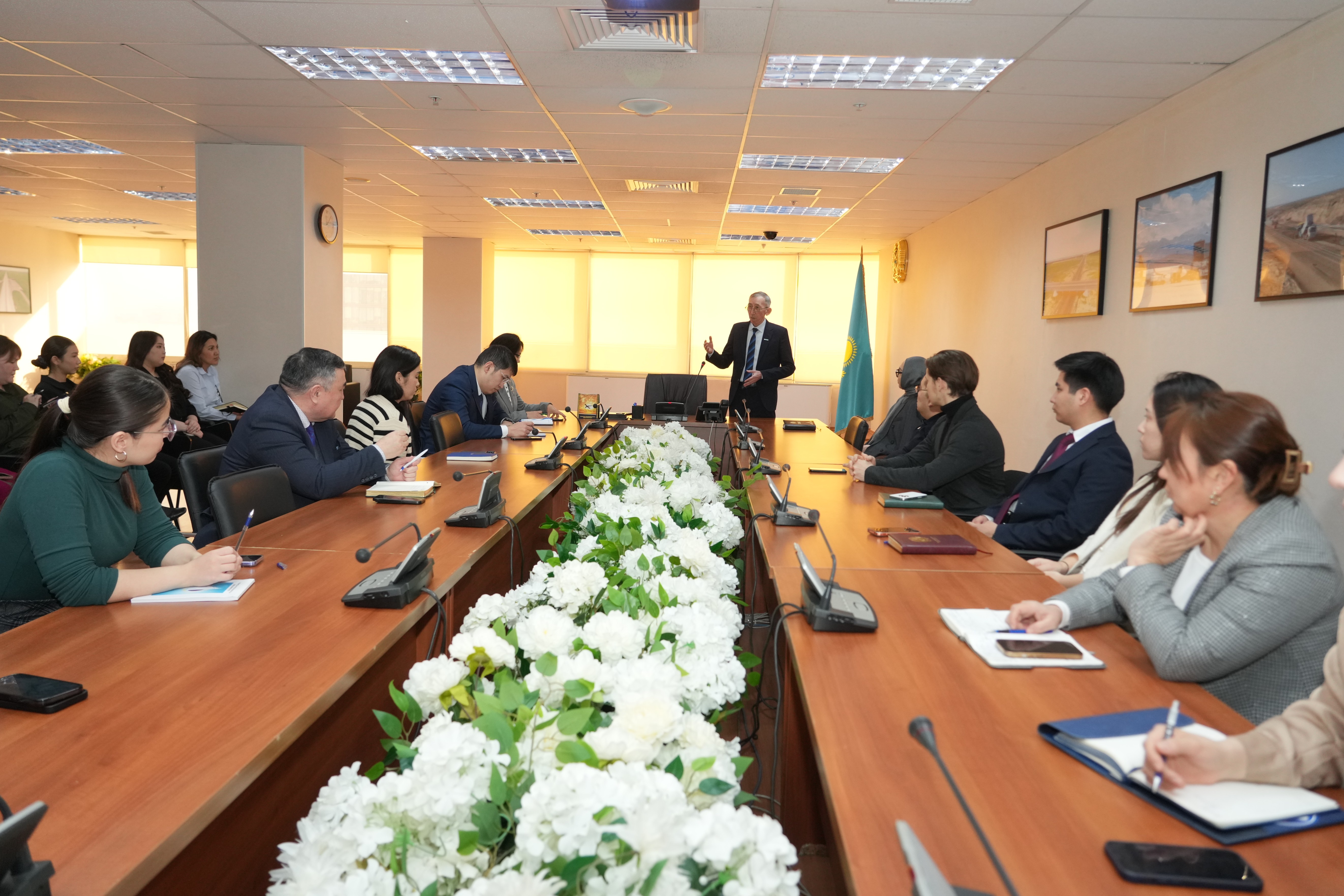 Министрліктердің қызметкерлері үшін қаржылық сауаттылық мәселелері бойынша дәріс өтті