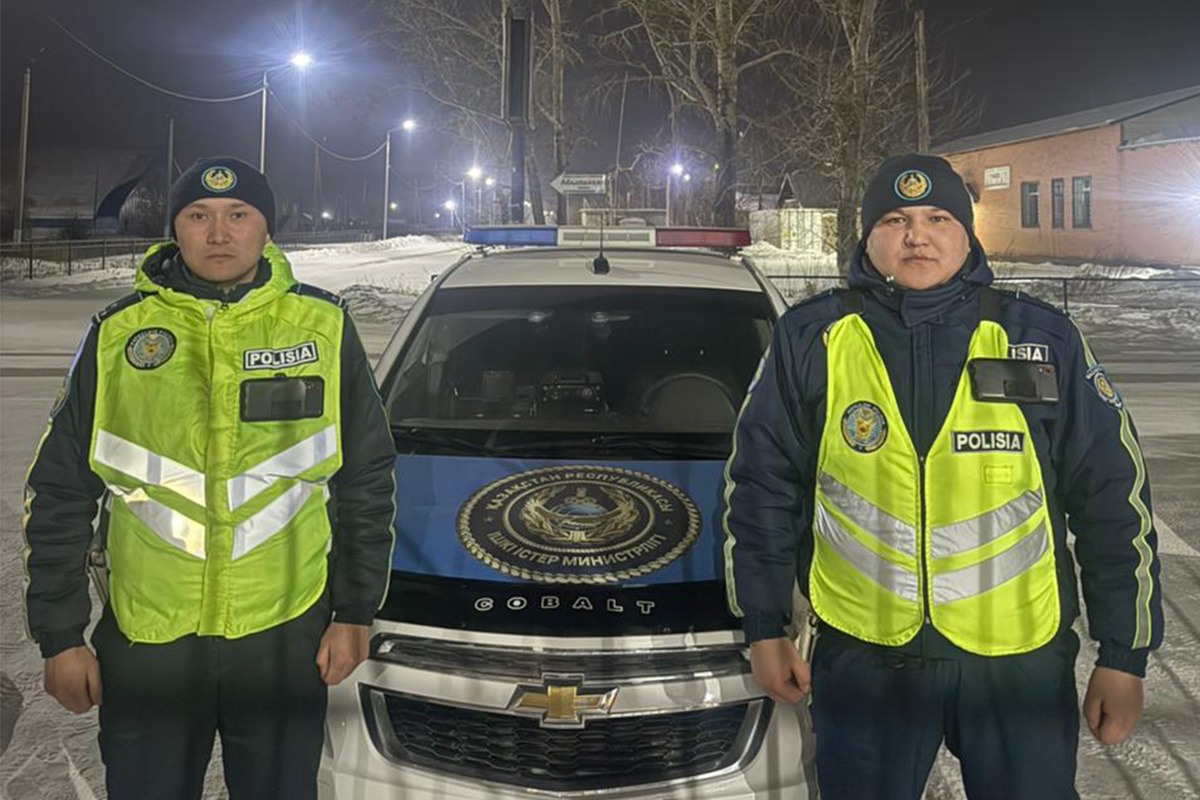 СҚО-да патрульдік полицейлердің жедел әрекеті тас жолда жолаушының өмірін сақтап қалды