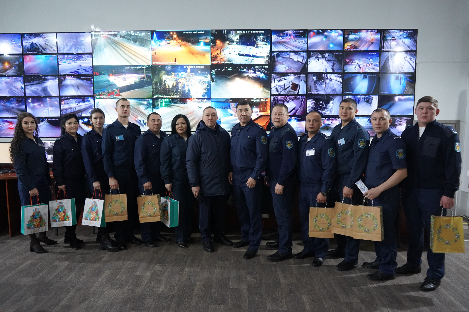 Солтүстік Қазақстан облысының полиция басшысы Жаңа жыл түні қызметке түскен кезекші ауысымды құттықтады