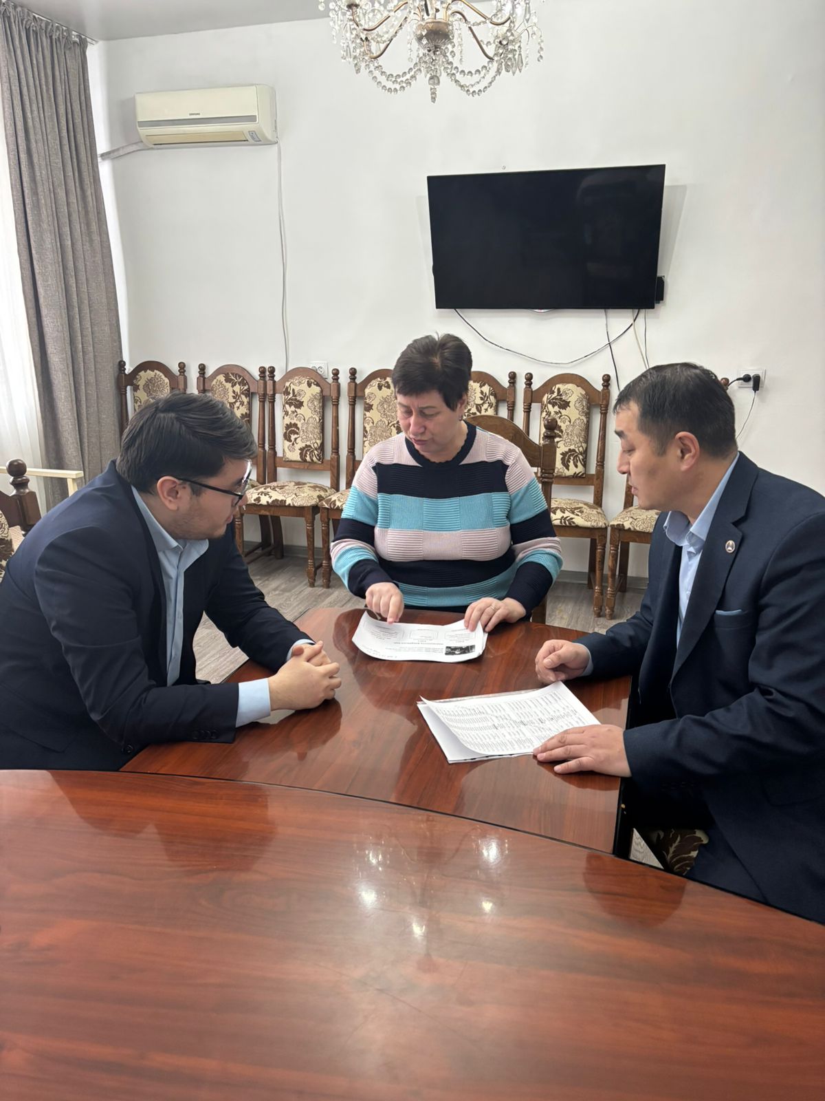 Абай облысы Әділет департаментінің зияткерлік меншік құқығы бөлімінің қызметкерлері Семей қаласының ТВК-6 телеарнасының өкілдерімен жұмыс кездесуін өткізді.