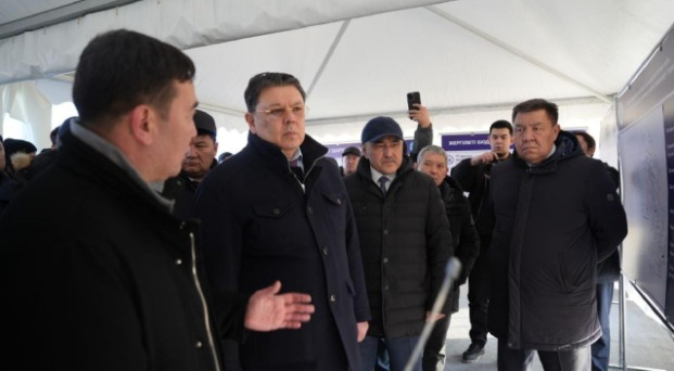 Су пайдалану лимиттері, су қоймаларының құрылысы, ауылдағы кәсіпкерлікті қолдау: Қанат Бозымбаев Жетісу облысына бардыСу пайдалану лимиттері, су қоймаларының құрылысы, ауылдағы кәсіпкерлікті қолдау: Қанат Бозымбаев Жетісу облысына барды