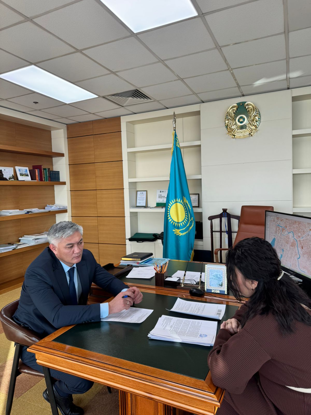 Вопросы земельных участков, строительства паркингов и социальных объектов были рассмотрены на еженедельном приеме руководителя Управления Алтынбека Ахметова.
