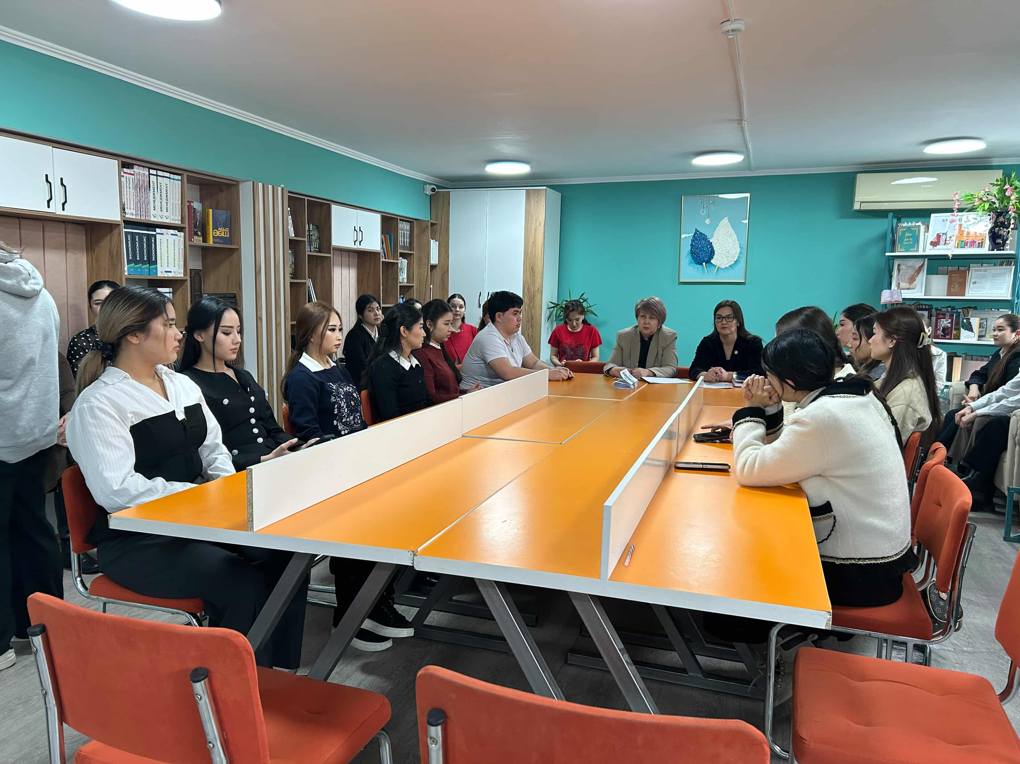 Был организован семинар на тему «Молодёжь и закон»