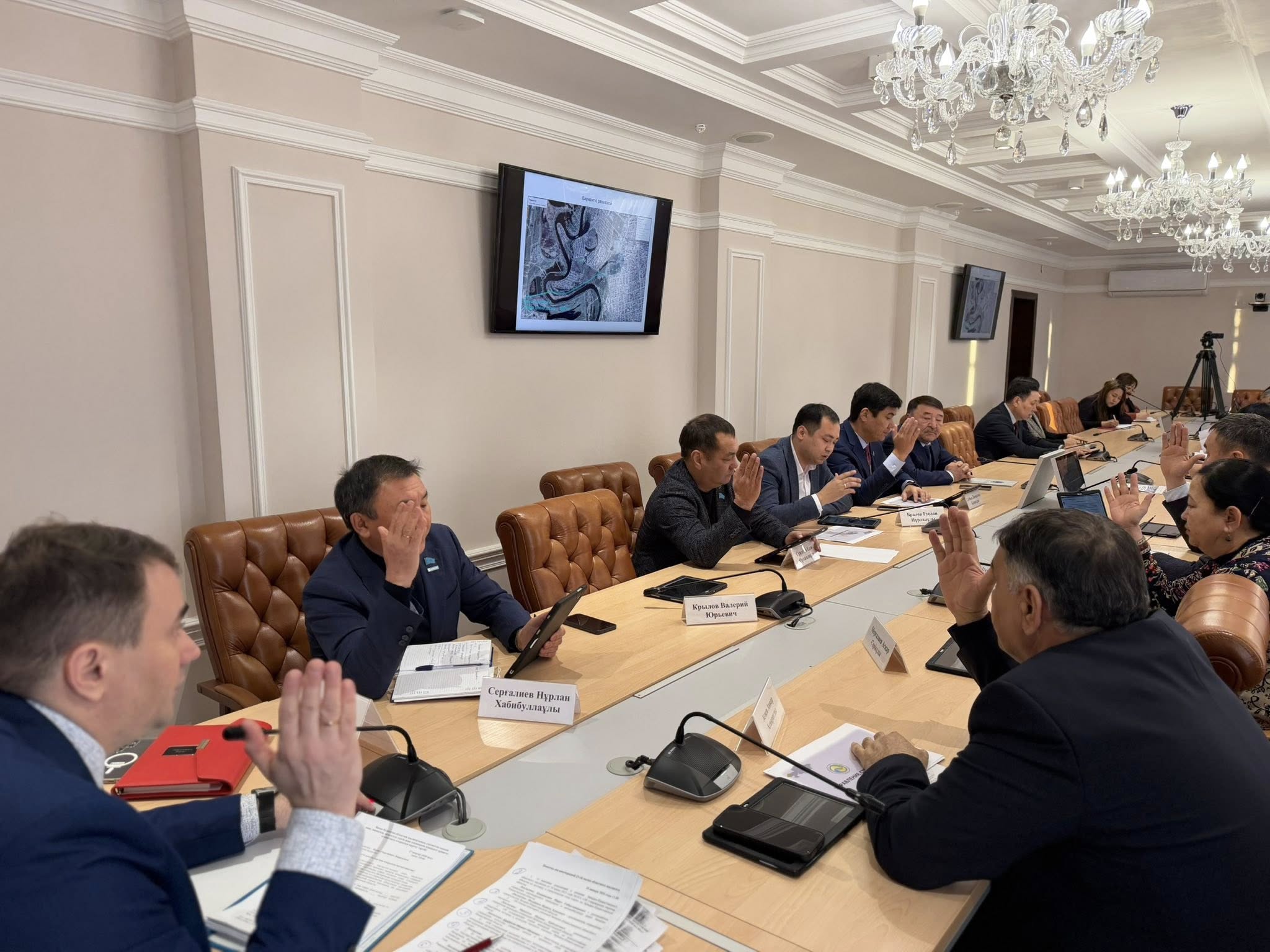 На заседании постоянной комиссии Западно-Казахстанского областного маслихата был рассмотрен ряд важных вопросов.