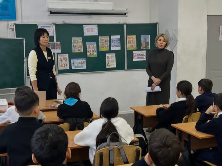 «Адал азамат» бағдарламасы аясында ата-аналардың қатысуымен сынып сағаттары