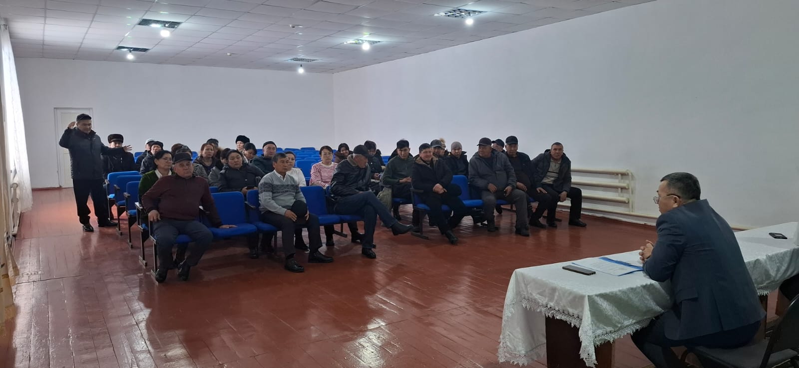 Қайыңды ауылының тұрғындарымен кездесу