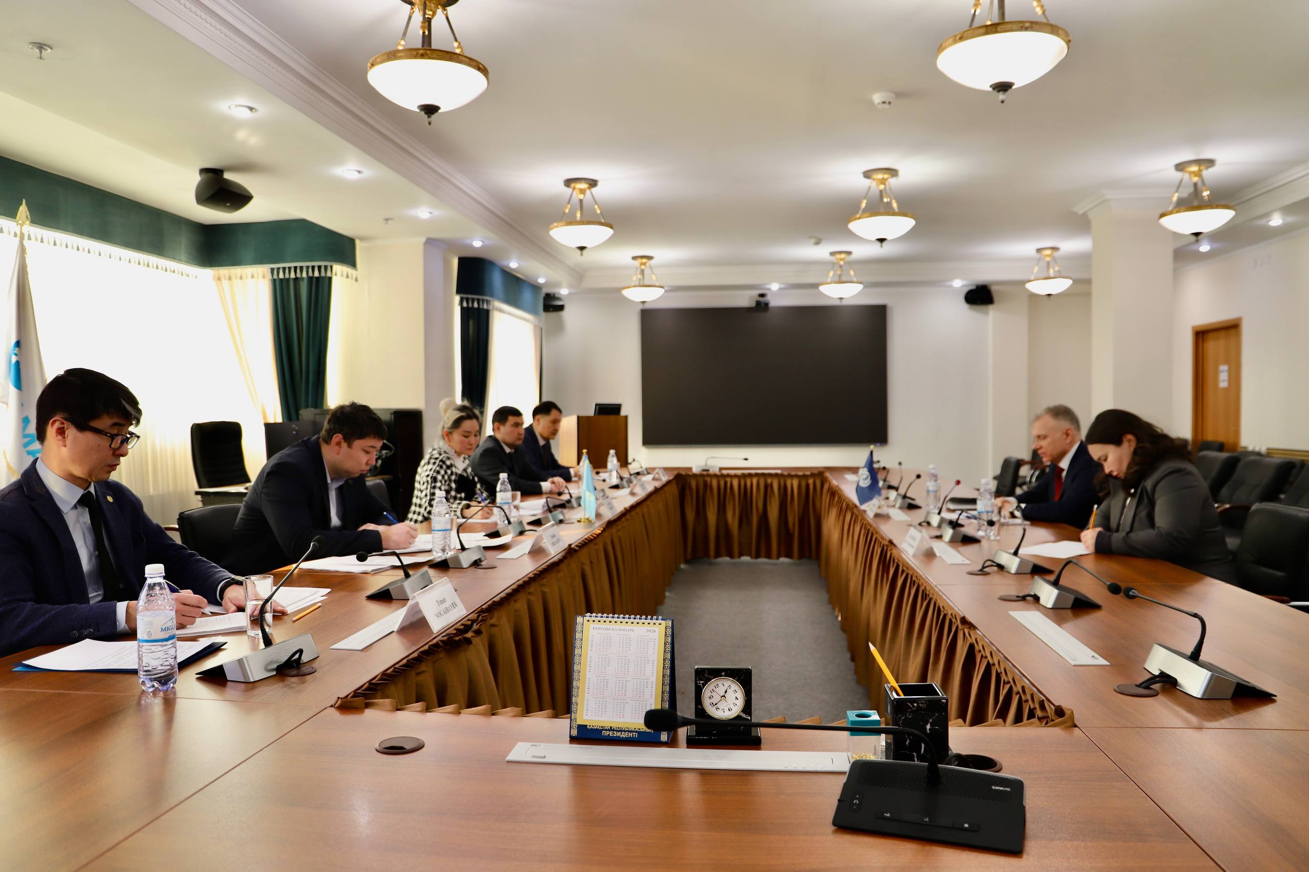 В. Шегай встретилась с представителем МОТ М. Пушкиным