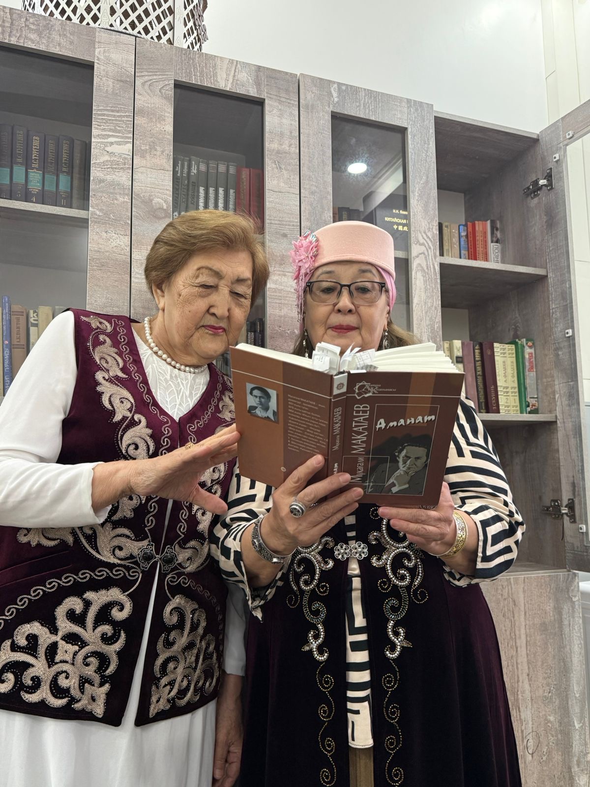 В Астане пенсионеры провели необычный челлендж, посвященный наследию Мукагали