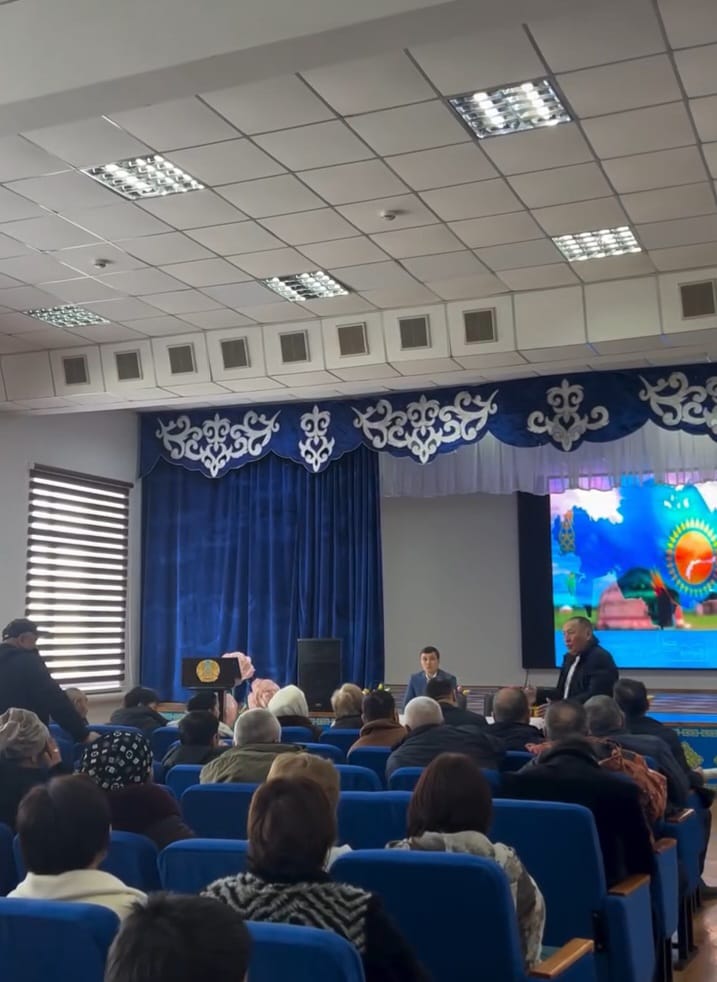 Рахат ауылы тұрғындарымен тұрақты кездесу