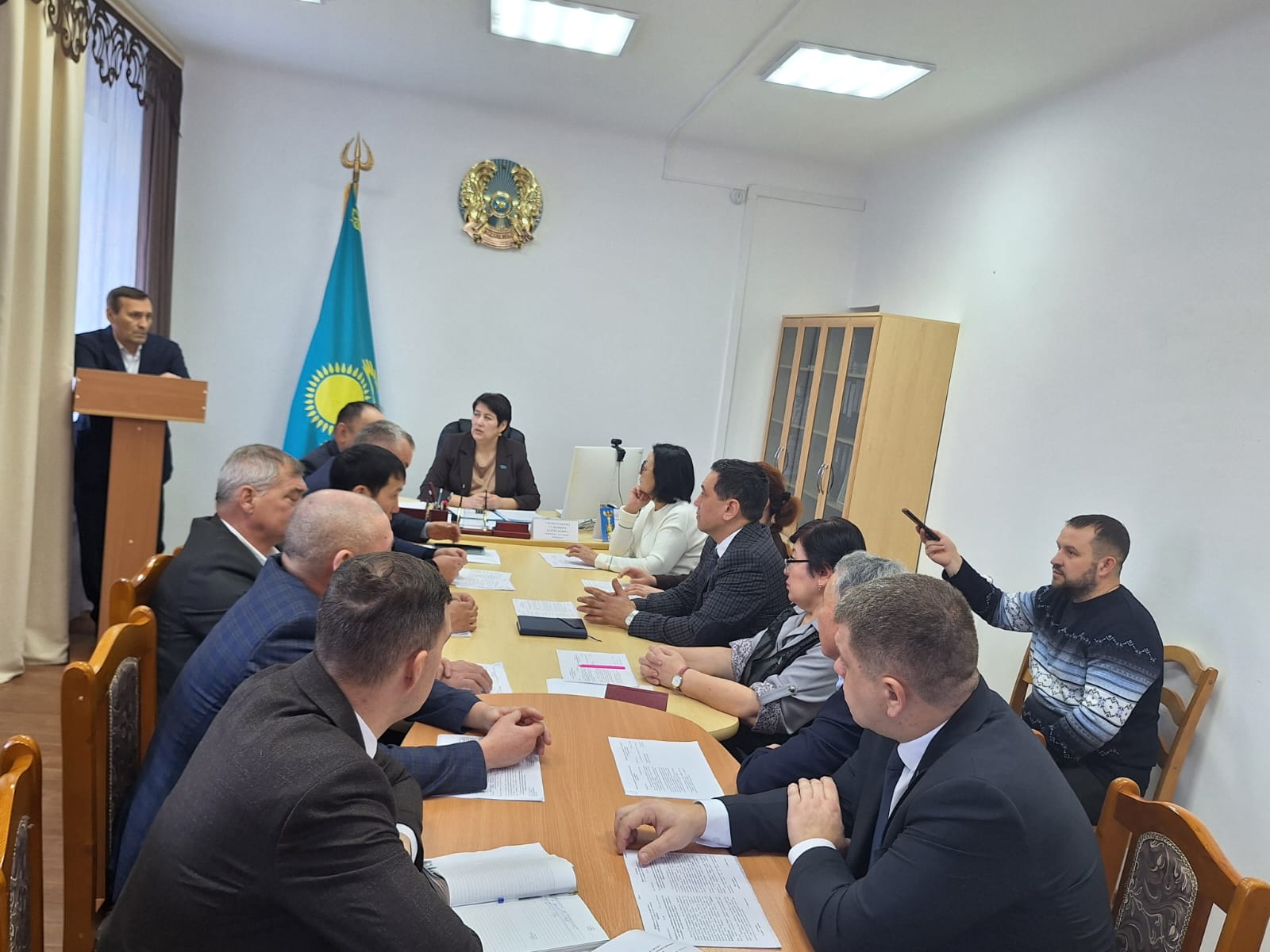 Бүгін VIII сайланған Шарбақты аудандық мәслихатының  LV  кезектен тыс сессиясының отырысы өтті.