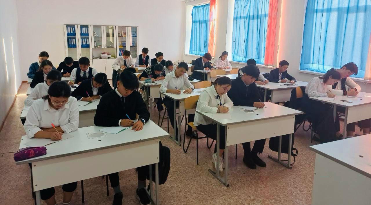 Дүниежүзілік сайлау күніне орай Исатай ауданының Өркен және Исатай орта мектептерінің жоғарғы сынып оқушылары арасында «Мен және сайлау» тақырыбында эссе байқауы өтті.