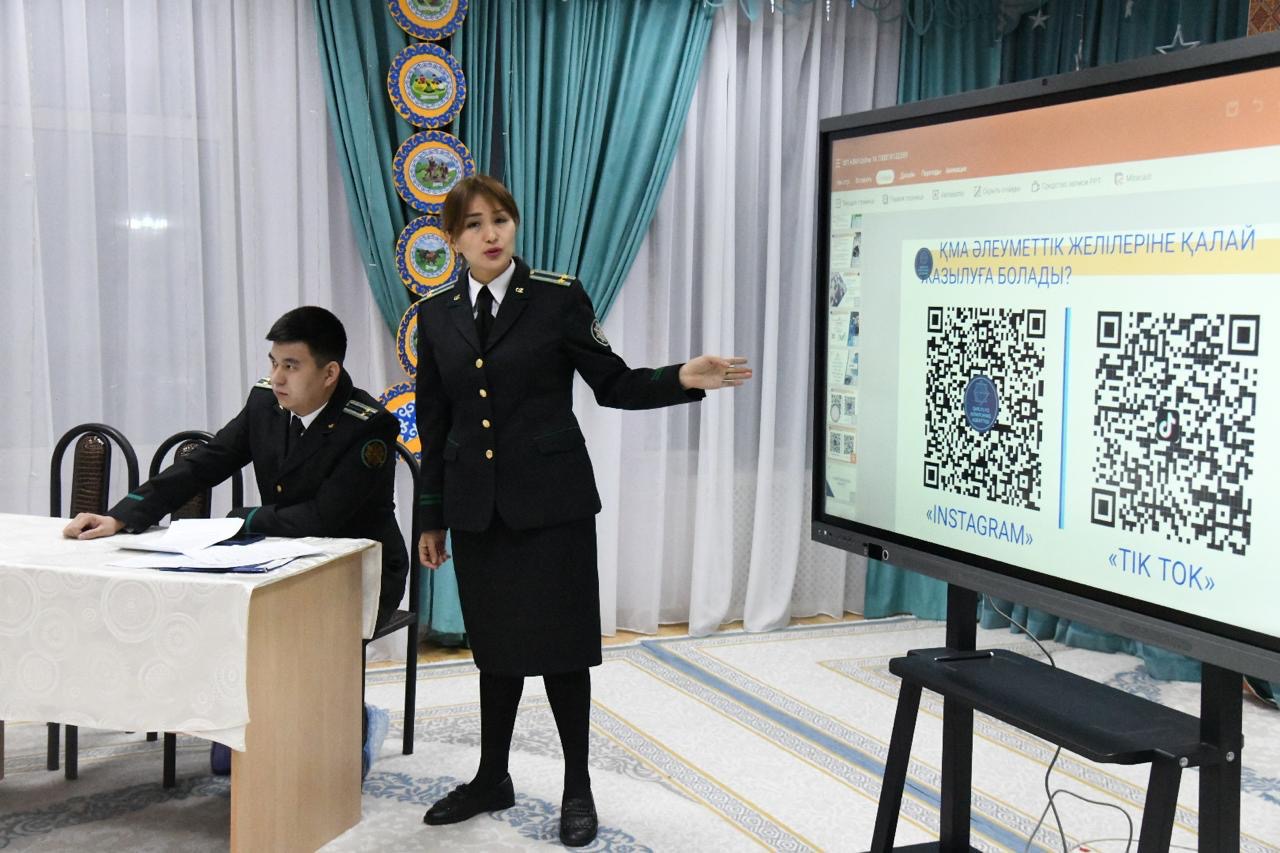 «Заң мен тәртіп»: Астанада балабақша ұжымы мен ата-аналарға алаяқтардан сақтану жолдары түсіндірілді