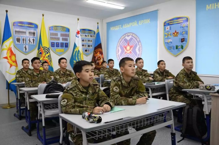 Б. Момышұлы атындағы әскери мектеп-интернат болашақ офицерлерді дайындайды