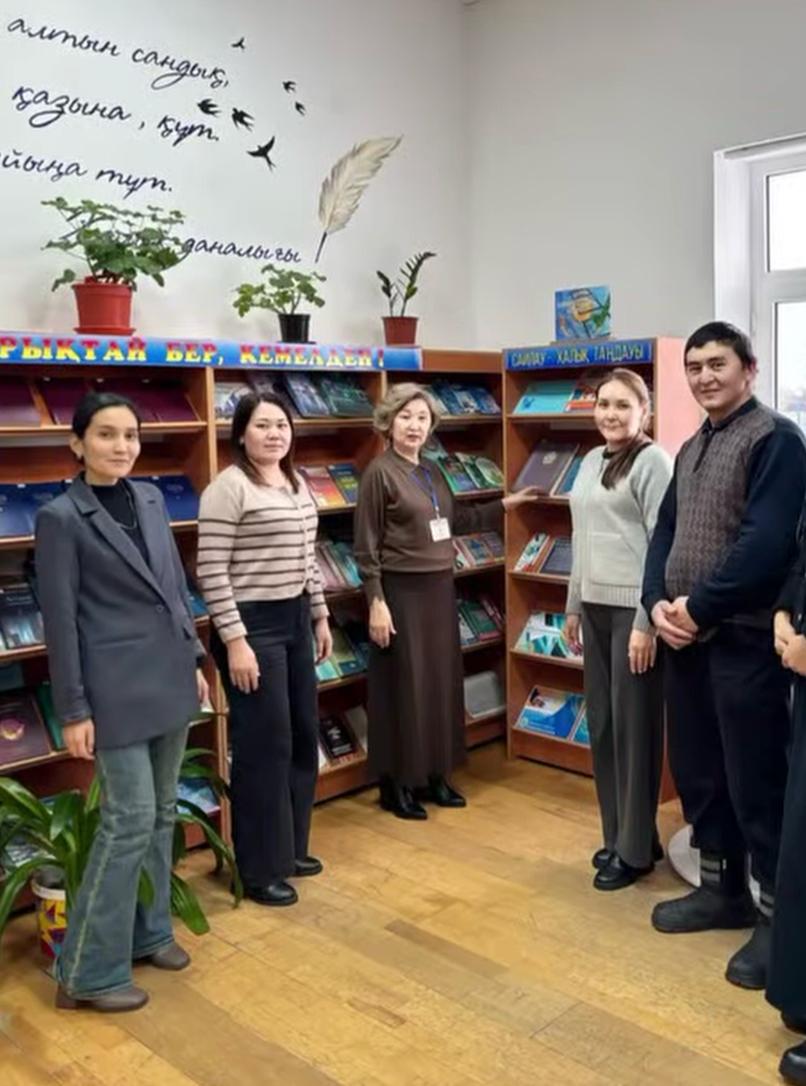 В честь Всемирного дня выборов 29 января текущего года в Центральной библиотеке Курмангазинского района был организован тематический уголок «Выборы - выбор народа».