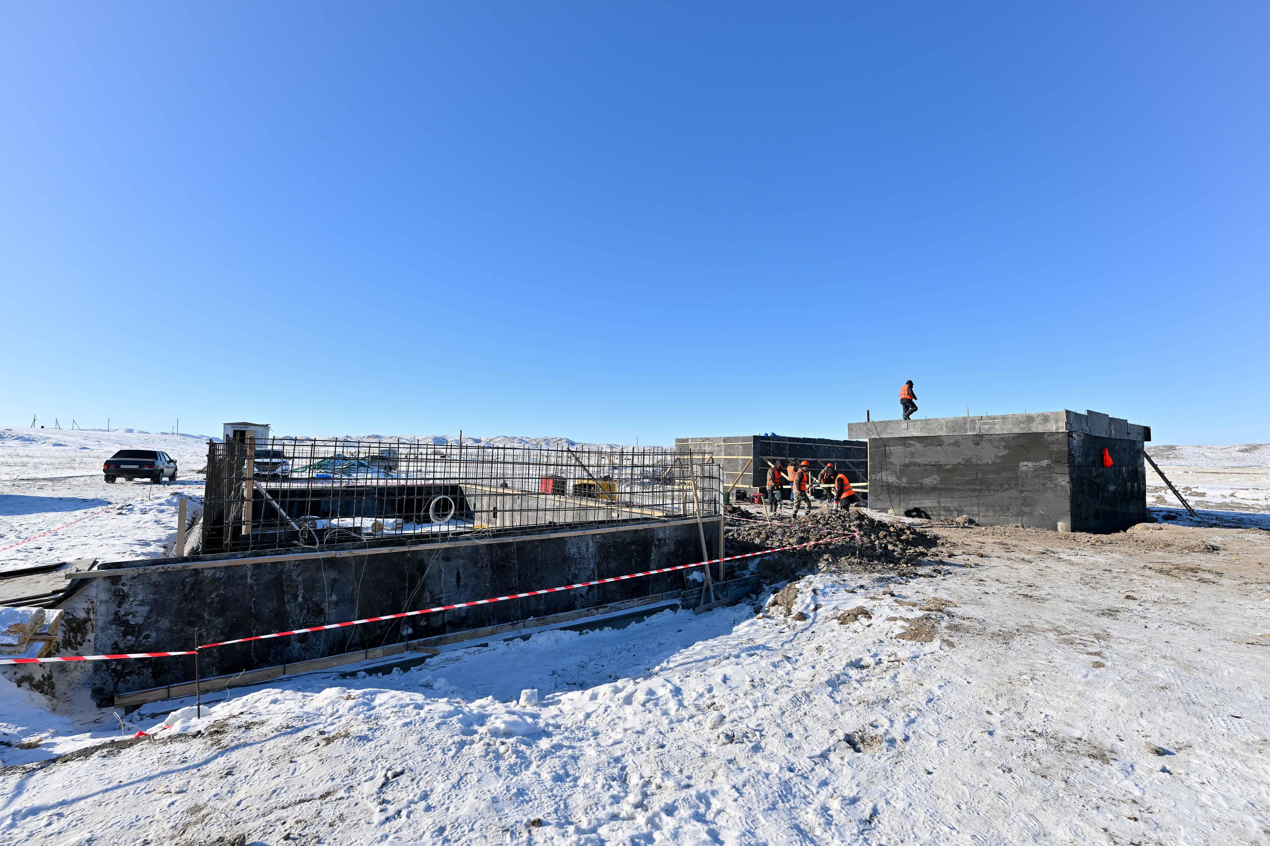 Абай ауданының Кеңгірбай би ауылында су құбыры жүйесі қайта жаңғыртылып жатыр