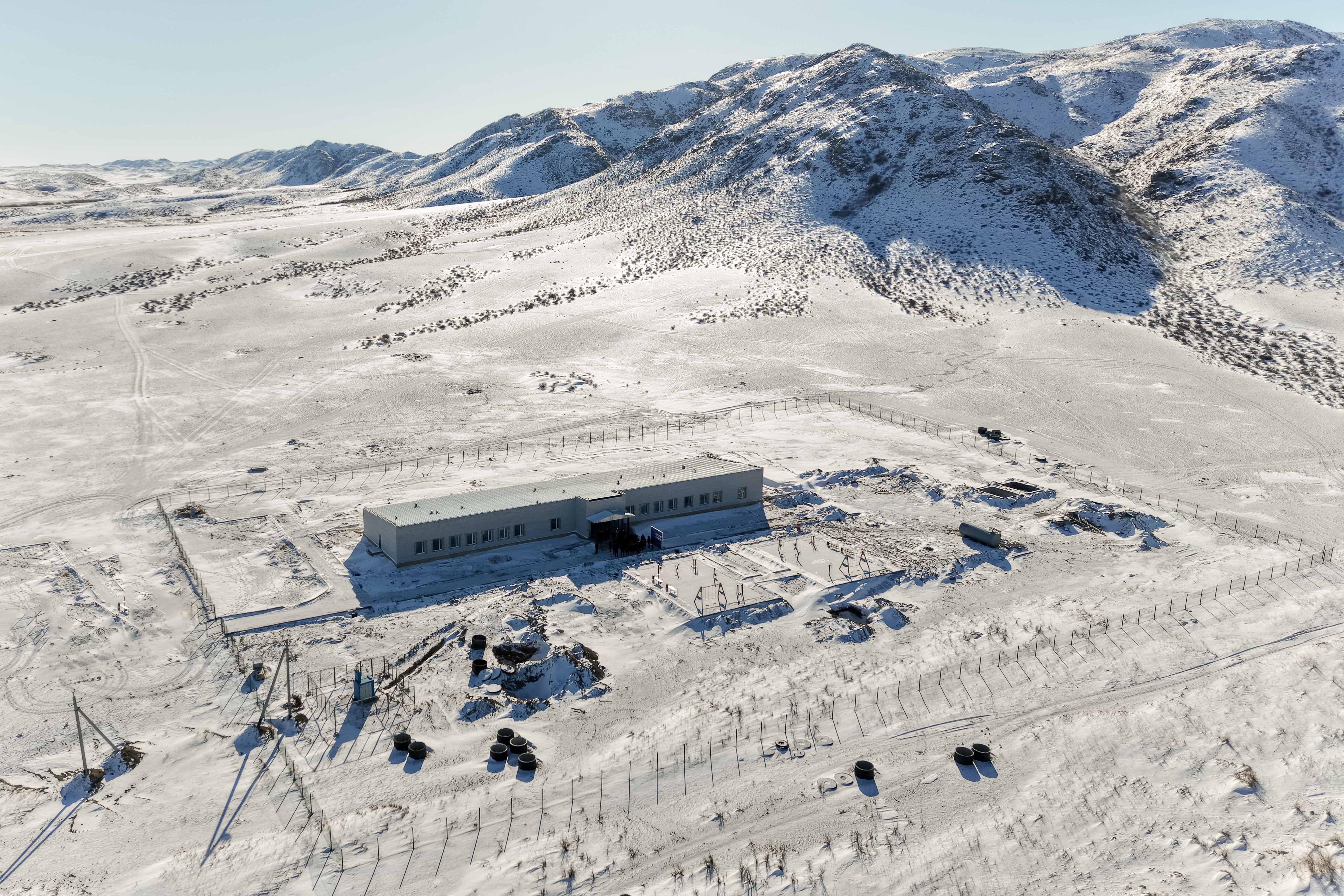 Облыс әкімі Абай ауданындағы құрылысы аяқталмай жатқан нысандарда болды