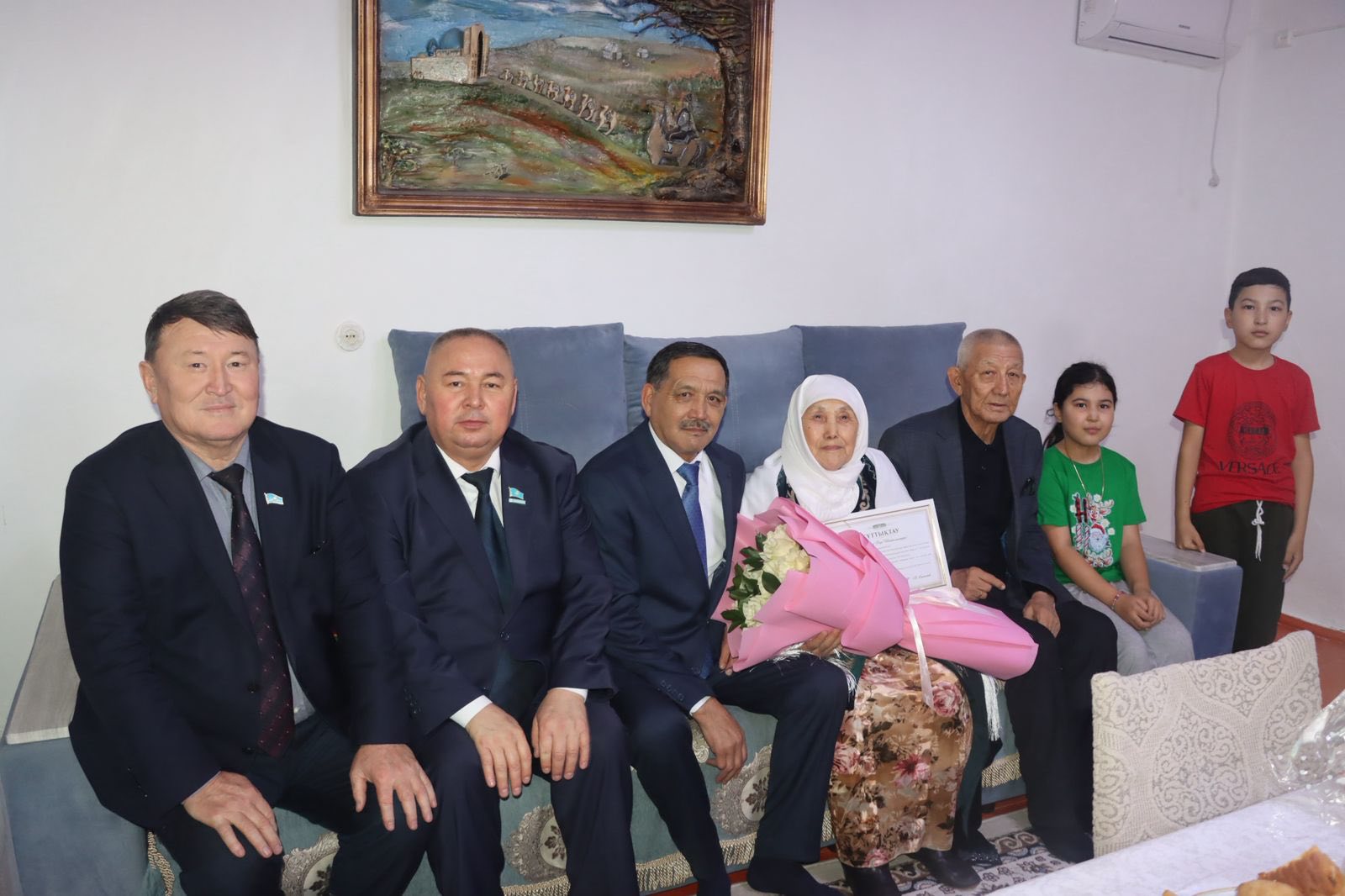 Аудан әкімі ардагерлерді жаңа жылмен құттықтады