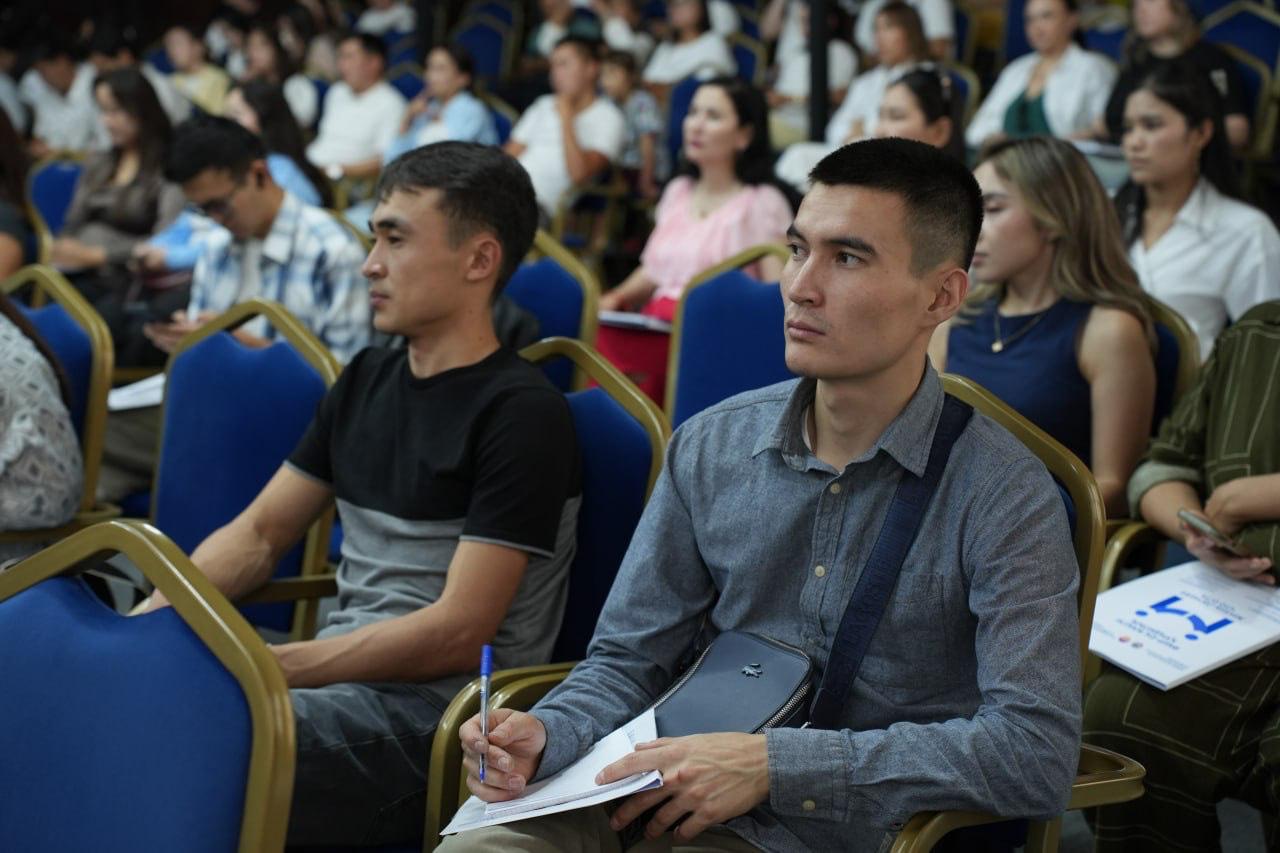 Число иностранных студентов в Алматы стабильно растет